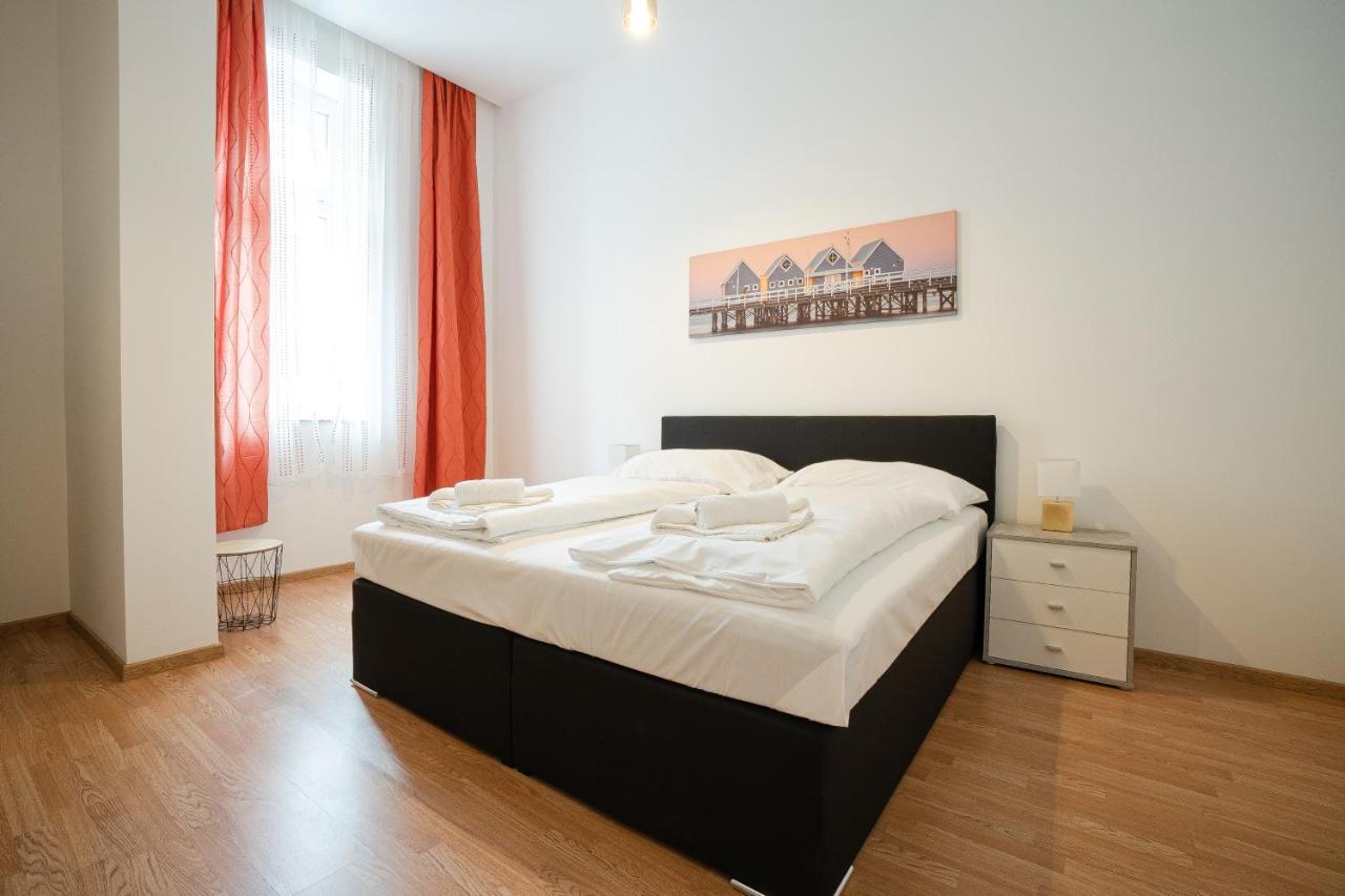 Apartamento In The Area. 5 Minute's Walk To The Danube. *